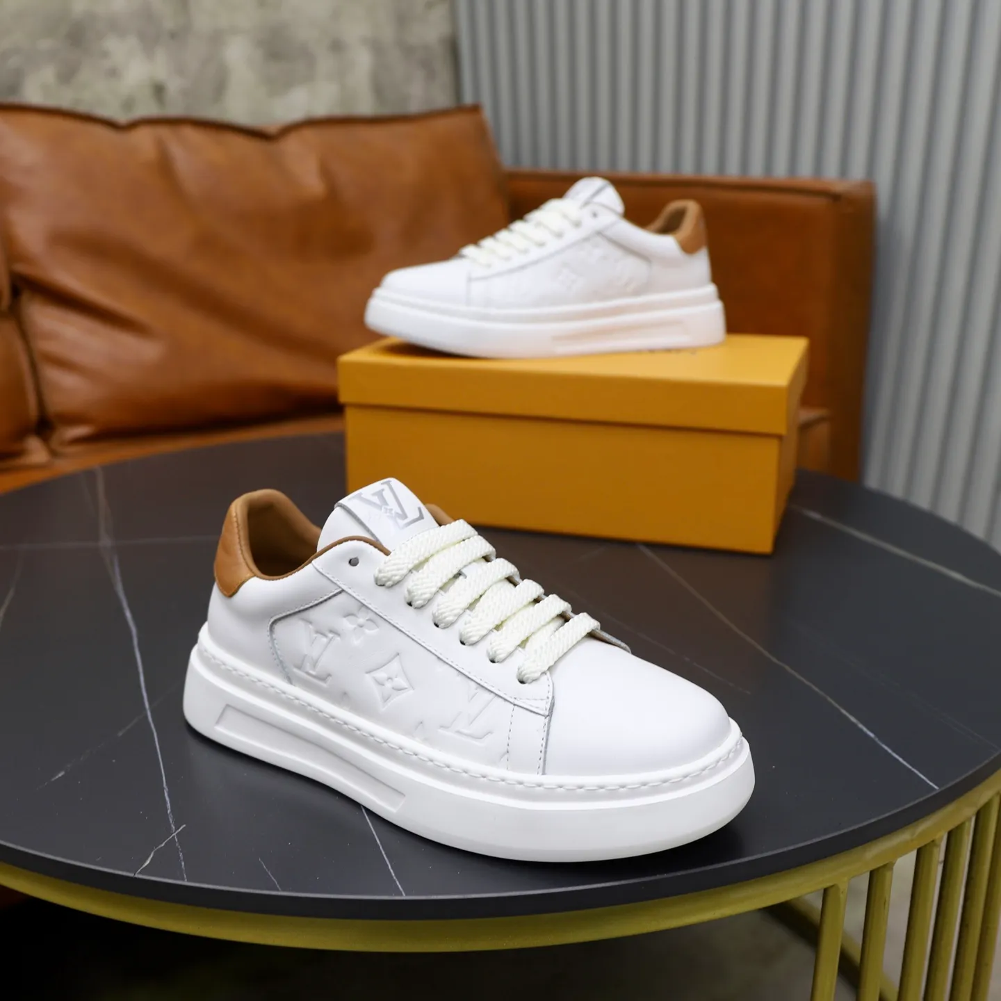 Ex-factory price: 480💰🙅‍♂️🙅‍♂️🙅‍♂️ Brand: LV Louis Vuitton Standard code: 38-44 (45 customized) Grade: Same as the official website Material: Original cowhide fabric Comfortable cowhide lining Increased lightness, wear-resistant and soft outsole Style category: Men's fashionable casual shoes Running sneakers Distinguished luxury brand elements Top luxury Color: actual picture color